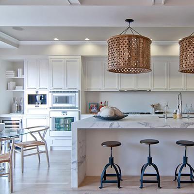 Modern White Kitchen Cabinet With Carrara Counter Top Design